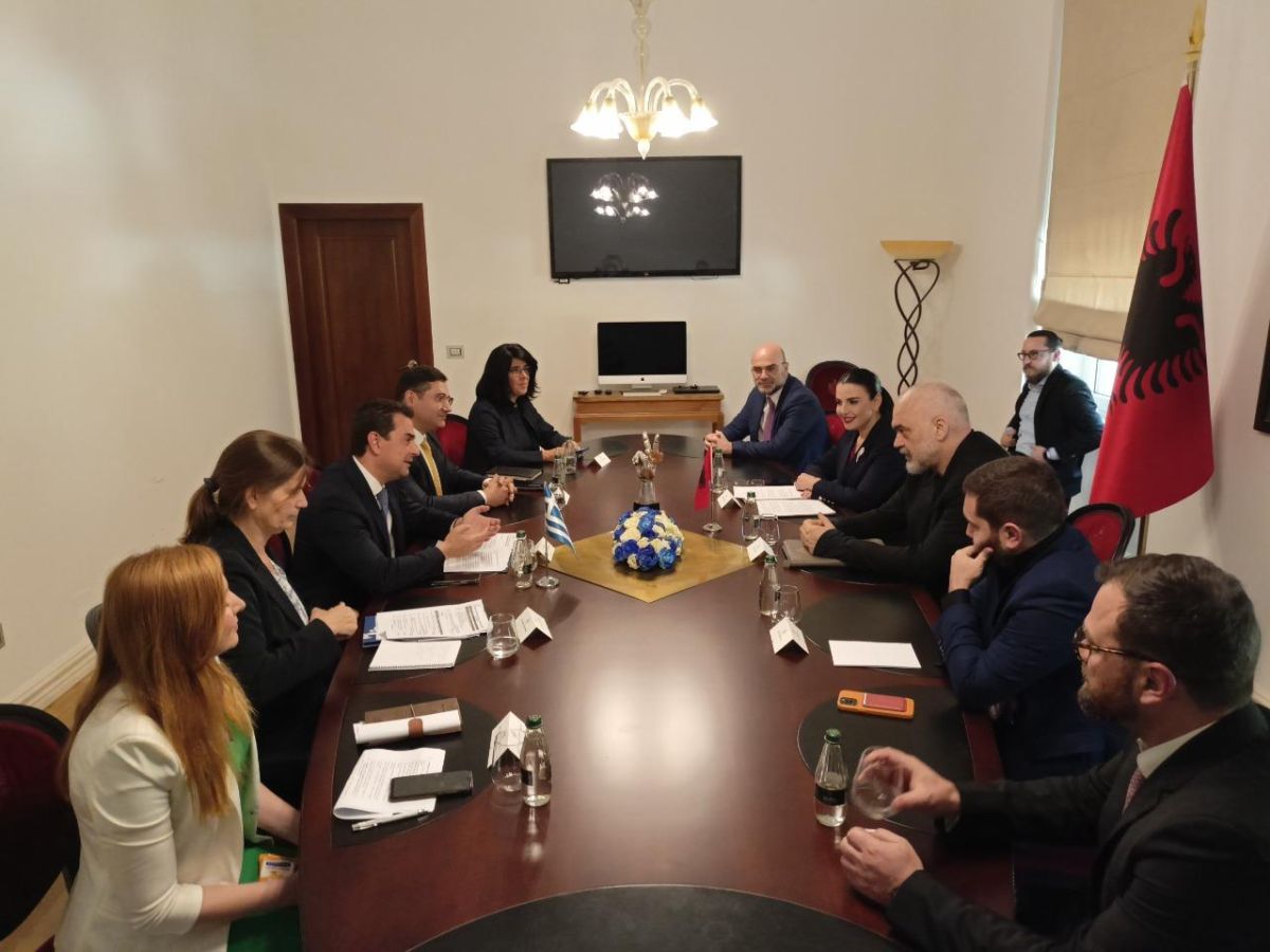 Σκρέκας: «Η ενίσχυση της διμερούς συνεργασίας παράγοντας περιφερειακής ασφάλειας και σταθερότητας»