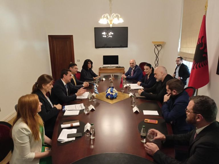 Σκρέκας: «Η ενίσχυση της διμερούς συνεργασίας παράγοντας περιφερειακής ασφάλειας και σταθερότητας»