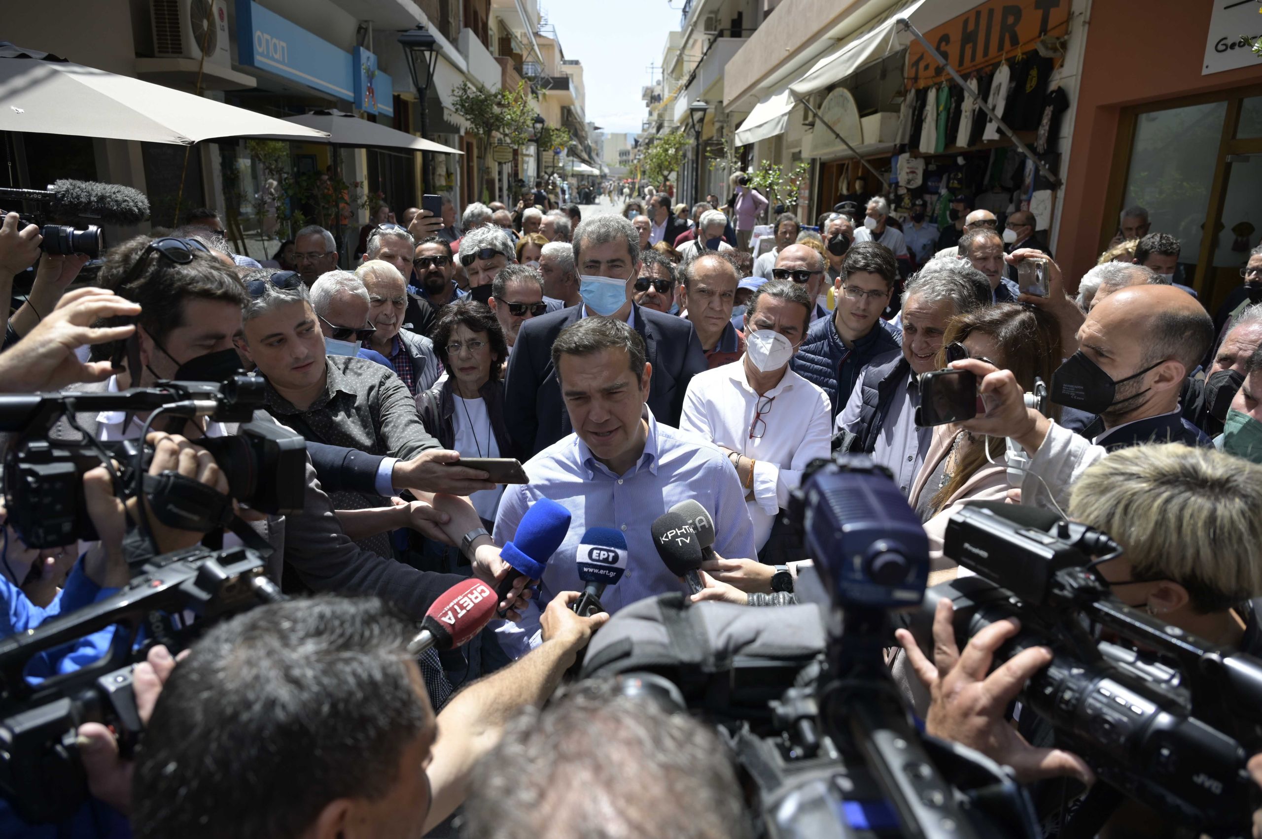 Τσίπρας: Καλούμε όλους τους πολίτες στις κάλπες του ΣΥΡΙΖΑ