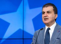 Τσελίκ κατά Μητσοτάκη: Δεν γίνεται να μας απειλείτε μέσω τρίτων χωρών