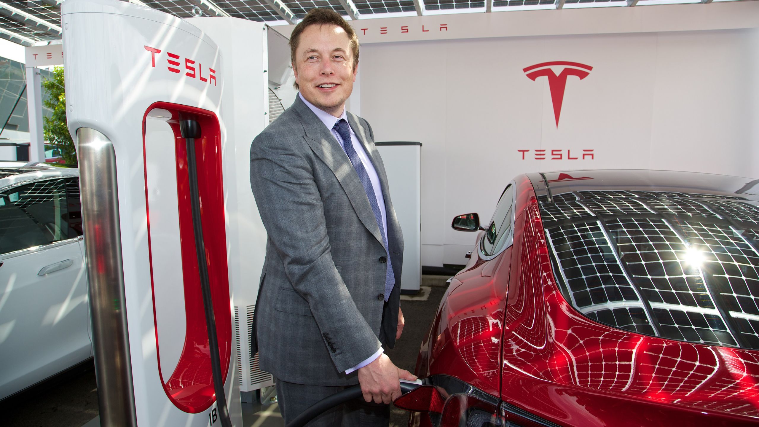 Tesla: Aύξηση πωλήσεων 26,5% για τα αμάξια του Έλον Μάσκ