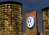 Volkswagen: Θα ξεπεράσει την Tesla σε πωλήσεις ηλεκτρικών οχημάτων, μέχρι το 2025 Volkswagen: Θα ξεπεράσει την Tesla σε πωλήσεις ηλεκτρικών οχημάτων, μέχρι το 2025
