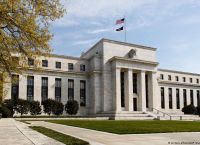 FED: Αναμένεται αύξηση των επιτοκίων κατά μισή μονάδα