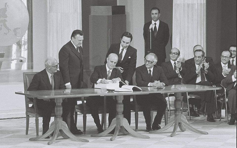 42 χρόνια μετά: Tο δάκρυ του Κωνσταντίνου Καραμανλή