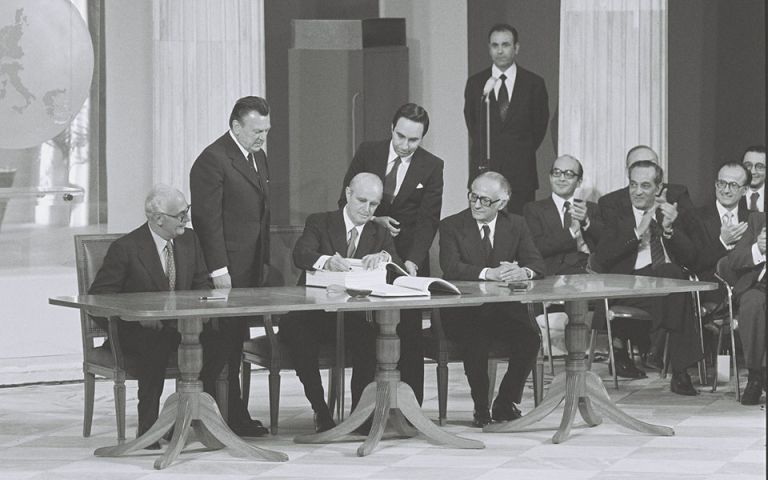 42 χρόνια μετά: Tο δάκρυ του Κωνσταντίνου Καραμανλή