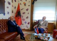 Συνάντηση Δένδια με τον Έντι Ράμα: Μεγάλης σημασίας η ολοκλήρωση της   της οριοθέτησης ΑΟΖ και υφαλοκρηπίδας