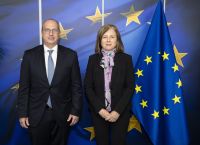 Συνάντηση Οικονόμου με την αντιπρόεδρο της Κομισιόν: Επί τάπητος η ελευθερία του τύπου Συνάντηση Οικονόμου με την αντιπρόεδρο της Κομισιόν: Επί τάπητος η ελευθερία του τύπου