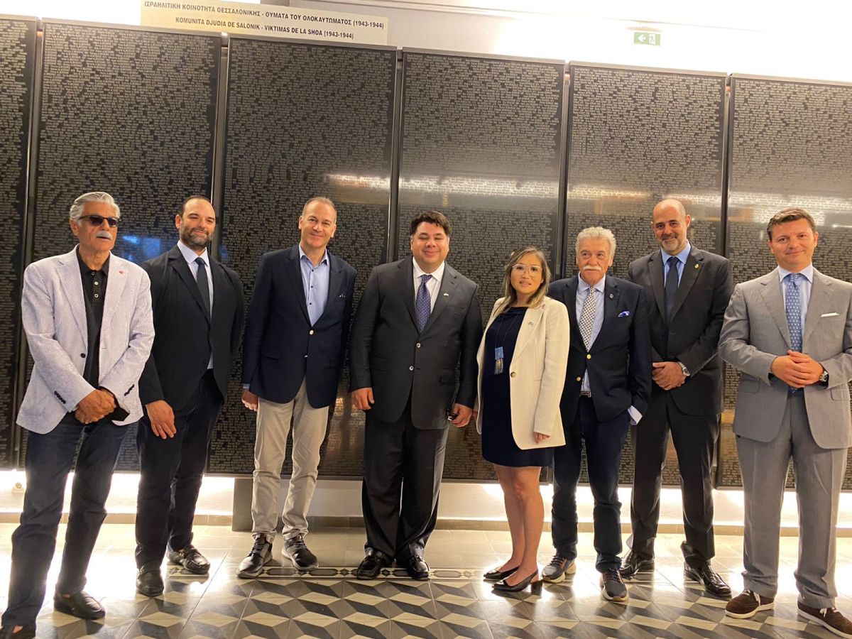 US Ambassador George Tsunis visits Jewish Museum in Thessaloniki