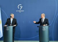 Σολτς: “Η Ουκρανία θα χρειαστεί να παλεύει για 100 χρόνια με τις συνέπειες του πολέμου”