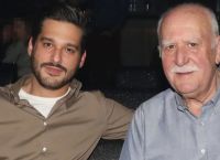Φοίβος Παπαδάκης: «Μεγάλωσα σε ένα σπίτι με δέκα τηλεοράσεις, γιατί αυτή είναι η δουλειά του πατέρα μου» Φοίβος Παπαδάκης: «Μεγάλωσα σε ένα σπίτι με δέκα τηλεοράσεις, γιατί αυτή είναι η δουλειά του πατέρα μου»