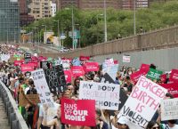 To δικαίωμα στην άμβλωση στον Χάρτη Θεμελιωδών Δικαιωμάτων της ΕΕ
