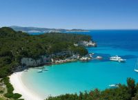 Metro proposes five Greek islands for Brits to enjoy after the lifting covid restrictions Metro proposes five Greek islands for Brits to enjoy after the lifting covid restrictions