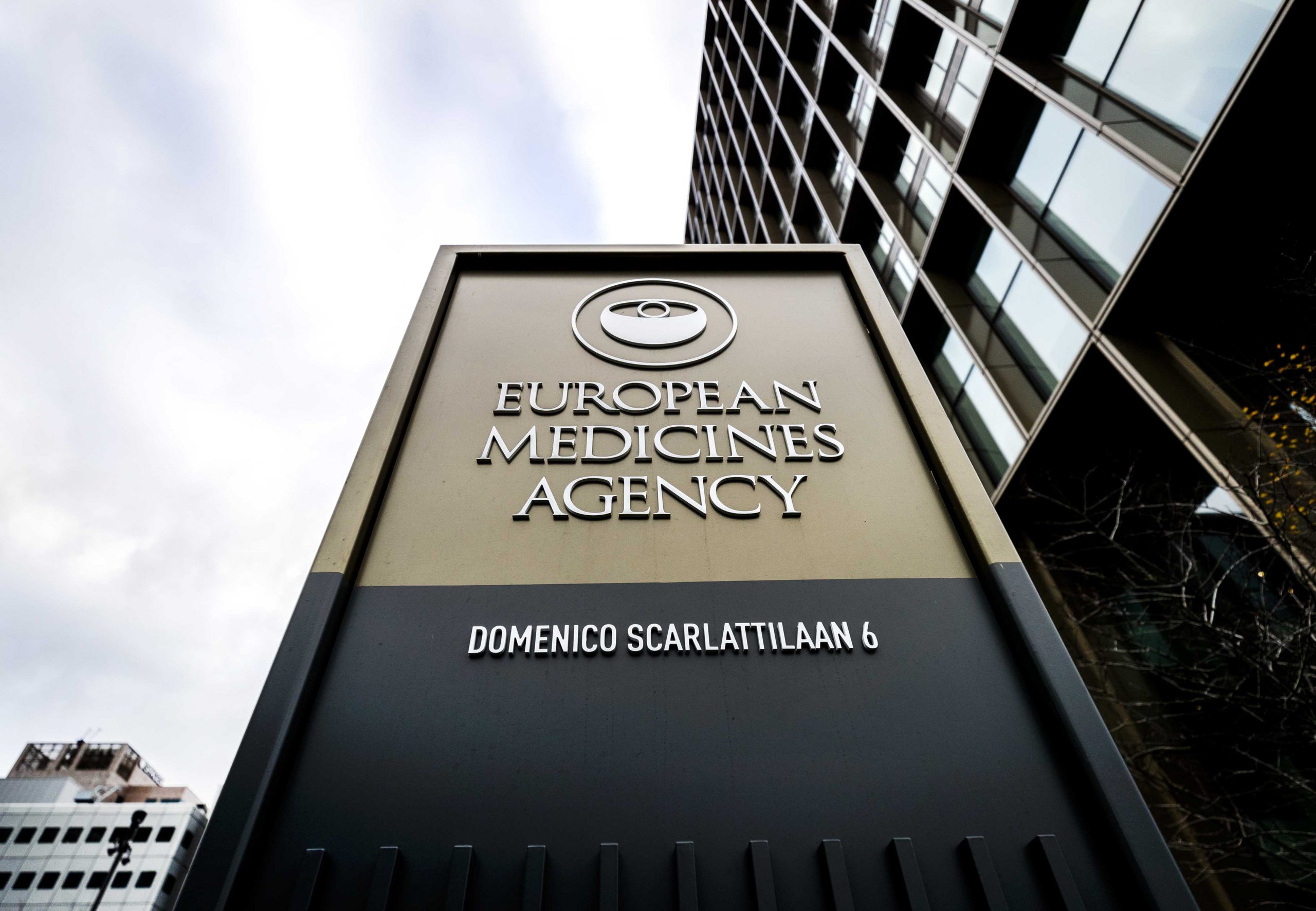 EMA: Άμεσος εμβολιασμός για τις ηλικίες άνω των 60 και ευάλωτους