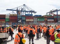 Cosco: Υπογραφή συλλογικής σύμβασης εργασίας για αυξήσεις μισθών