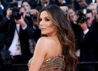 Eva Longoria: Την πρώτη της φορά στο φεστιβάλ των Καννών φόρεσε ένα φόρεμα των 40 δολαρίων Eva Longoria: Την πρώτη της φορά στο φεστιβάλ των Καννών φόρεσε ένα φόρεμα των 40 δολαρίων