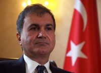 Ομέρ Τσελίκ: “Η Ελλάδα ληστεύει και βασανίζει τους μετανάστες”