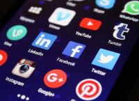 Ελευθερία έκφρασης, social media και ο Περ Μανάν Ελευθερία έκφρασης, social media και ο Περ Μανάν