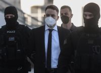 Δίκη Μπάμπη Αναγνωστόπουλου: Η γυναίκα στο πλευρό του – «Πολλές είναι ερωτευμένες μαζί του» Δίκη Μπάμπη Αναγνωστόπουλου: Η γυναίκα στο πλευρό του – «Πολλές είναι ερωτευμένες μαζί του»