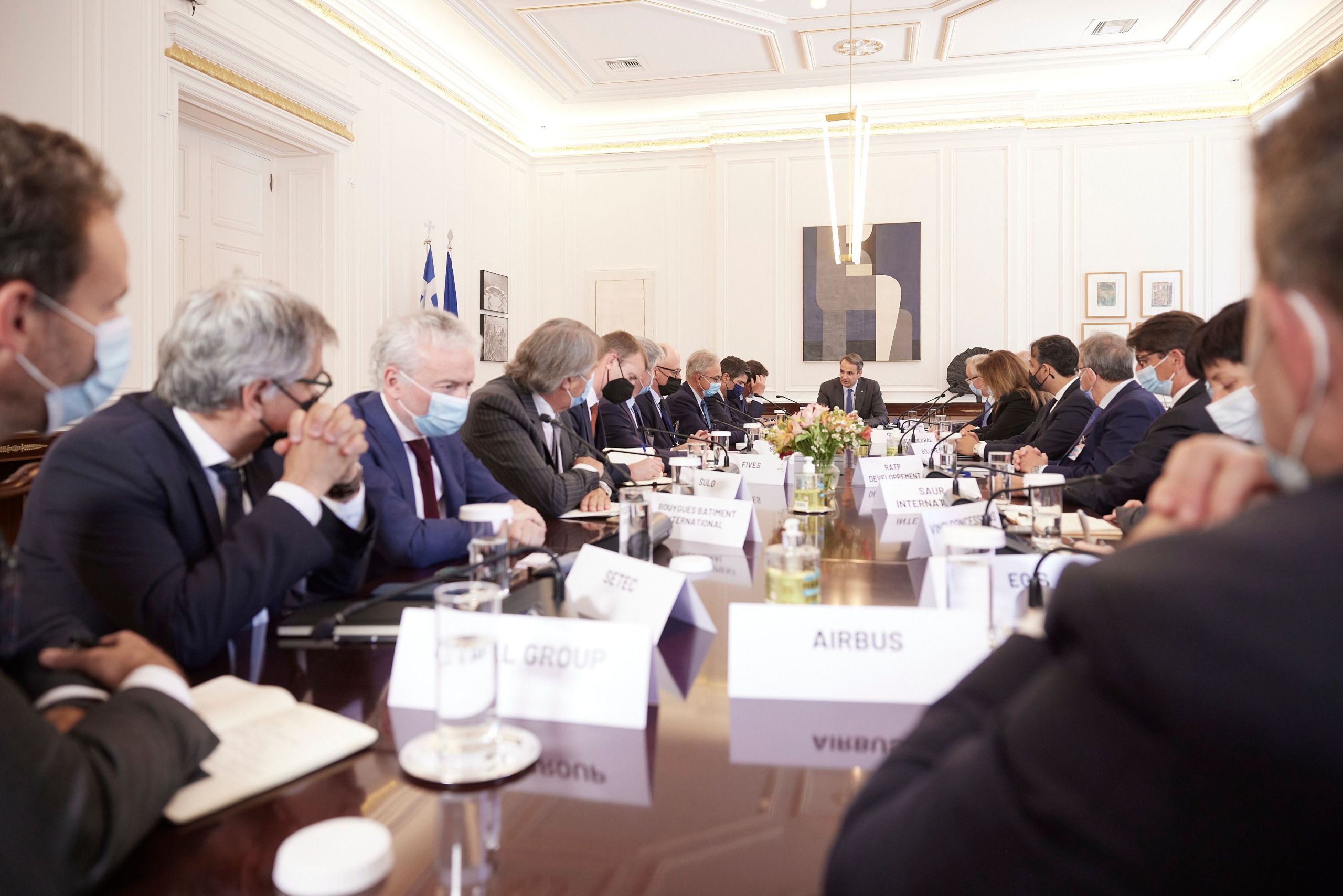 Συνάντηση Μητσοτάκη με αντιπροσωπεία της Κίνησης Γαλλικών Επιχειρήσεων: Η Ελλάδα έχει επιστρέψει