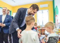 Νέα Δημοκρατία: Κλιμάκιο επισκέφθηκε τη δομή φιλοξενίας εκτοπισθέντων από την Ουκρανία