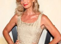 Paulina Porizkova: «Ο φόβος της εγκατάλειψης με κάνει να διώχνω ανθρώπους που αγαπώ»