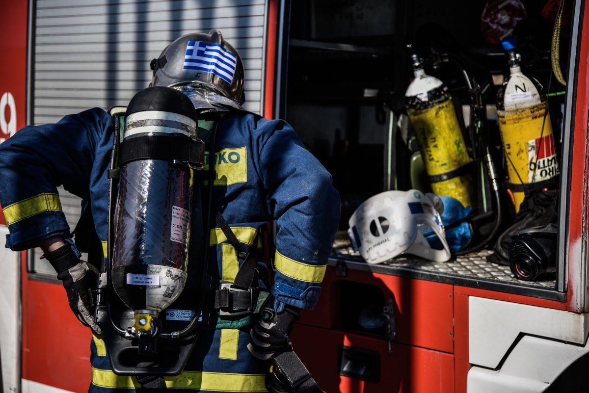 Υπό έλεγχο η φωτιά στον Κουβαρά Αττικής