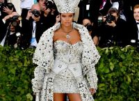 Met Gala 2022: Η εγκυμονούσα Rihanna έμεινε στον θεσμό