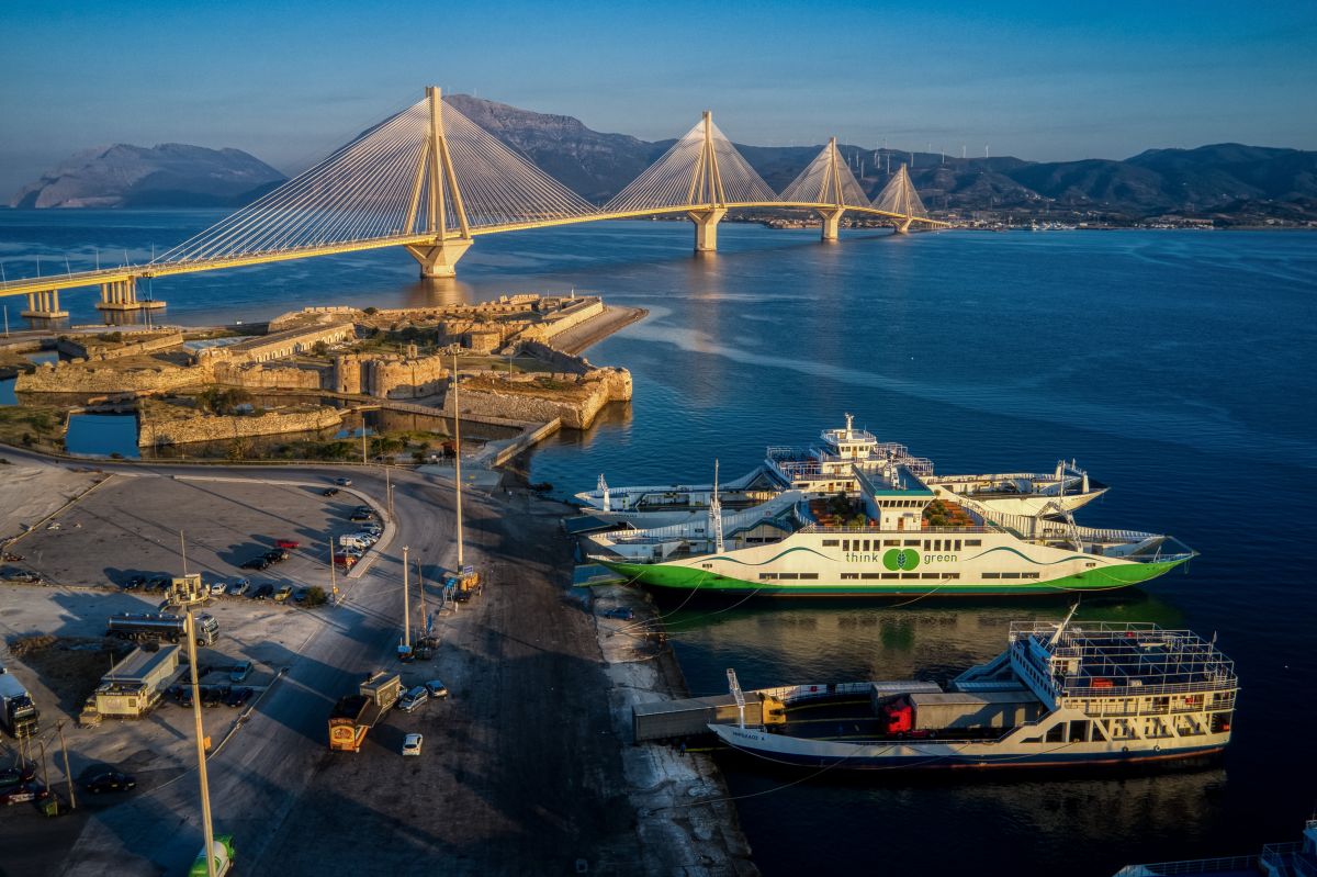 Κακοκαιρία: Κλειστό το πορθμείο Ρίου-Αντιρρίου λόγω ισχυρών ανέμων