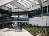 Αιγάλεω: Να χτυπήσει κοπέλα ήθελε ο άνδρας που μπούκαρε με αυτοκίνητο στο εμπορικό κέντρο Αιγάλεω: Να χτυπήσει κοπέλα ήθελε ο άνδρας που μπούκαρε με αυτοκίνητο στο εμπορικό κέντρο
