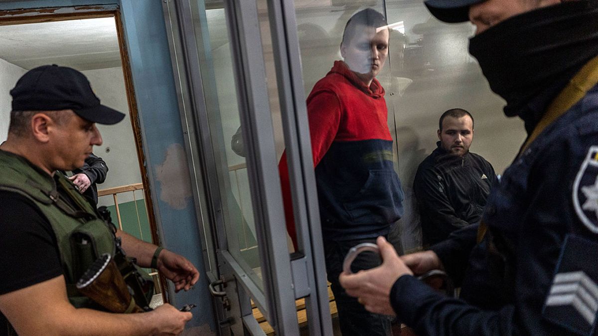 Ουκρανία: Καταδίκη 11,5 ετών φυλάκισης σε δύο Ρώσους στρατιώτες για εγκλήματα πολέμου