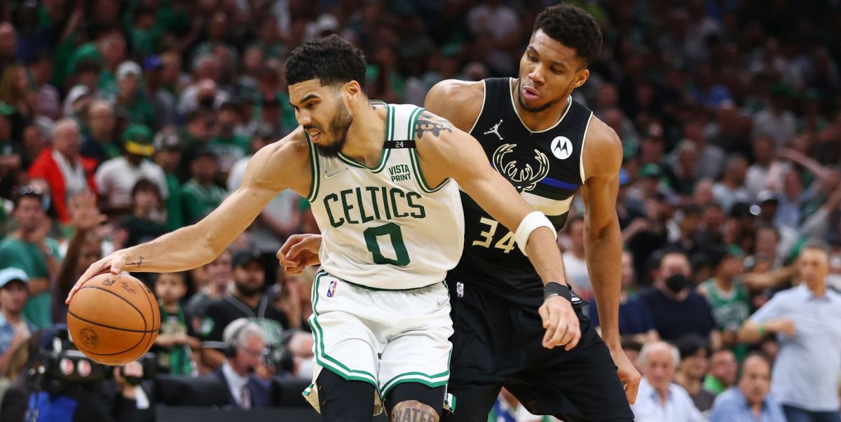 NBA: Ένας… Αντετοκούνμπο δε φέρνει στην άνοιξη – Οι Σέλτικς “μπλόκαραν” τους Μπακς [vids]