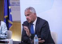 Σχολικές καθαρίστριες: Ο Μάκης Βορίδης ενέκρινε την πρόσληψη 15.495 ατόμων