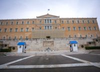 Βουλή: Περνά το σχέδιο νόμου για την προστασία των καταναλωτών