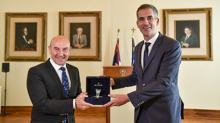Athens and Izmir (Smyrni) Mayors meet in Greek capital