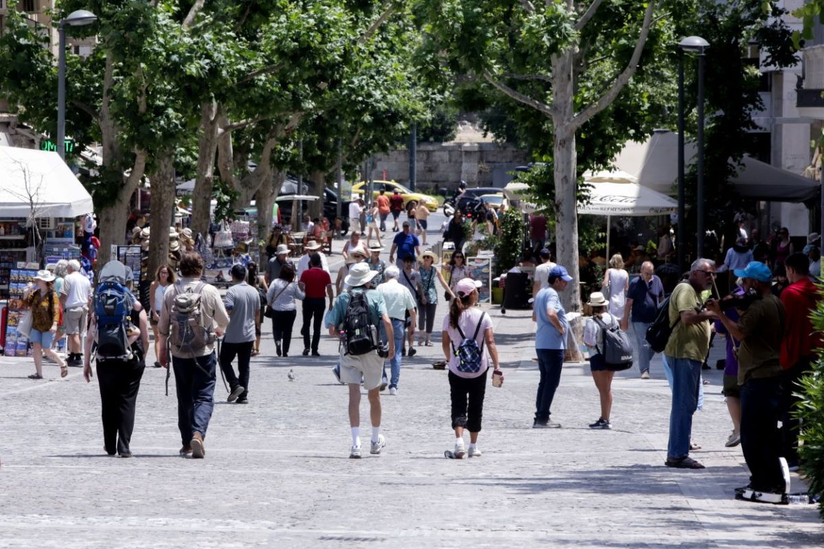 Κορωνοϊός [31/5]: 12 θάνατοι και 5.080 νέα κρούσματα