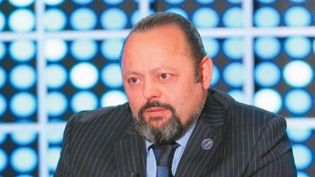 Αρτέμης Σώρρας: Επανεμφανίστηκε για νέα ομιλία μπροστά στους οπαδούς του με μπράβους