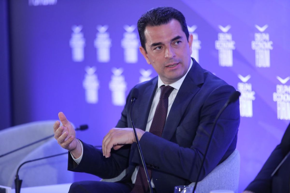 Απάντηση Σκρέκα σε ΣΥΡΙΖΑ για τα υπερκέρδη: Πετούν αριθμούς για εντυπωσιασμό