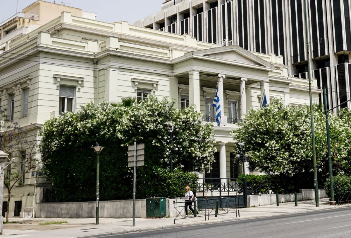Yπουργείο Εξωτερικών: Έστειλε μήνυμα στην αντιπολίτευση για «σύνεση» για τη νησίδα στον Έβρο