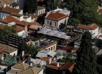 Airbnb: Οι Έλληνες αγοράζουν σπίτια για να τα νοικιάσουν σεζόν