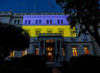 Προεδρικό Μέγαρο: Φωταγωγήθηκε στα χρώματα της Ουκρανίας