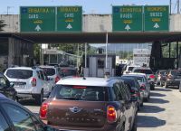 Βενζίνη στη Βουλγαρία: Έλληνες επιχειρηματίες ανοίγουν βενζινάδικα στη γείτονα – Ουρές για φθηνά καύσιμα Βενζίνη στη Βουλγαρία: Έλληνες επιχειρηματίες ανοίγουν βενζινάδικα στη γείτονα – Ουρές για φθηνά καύσιμα