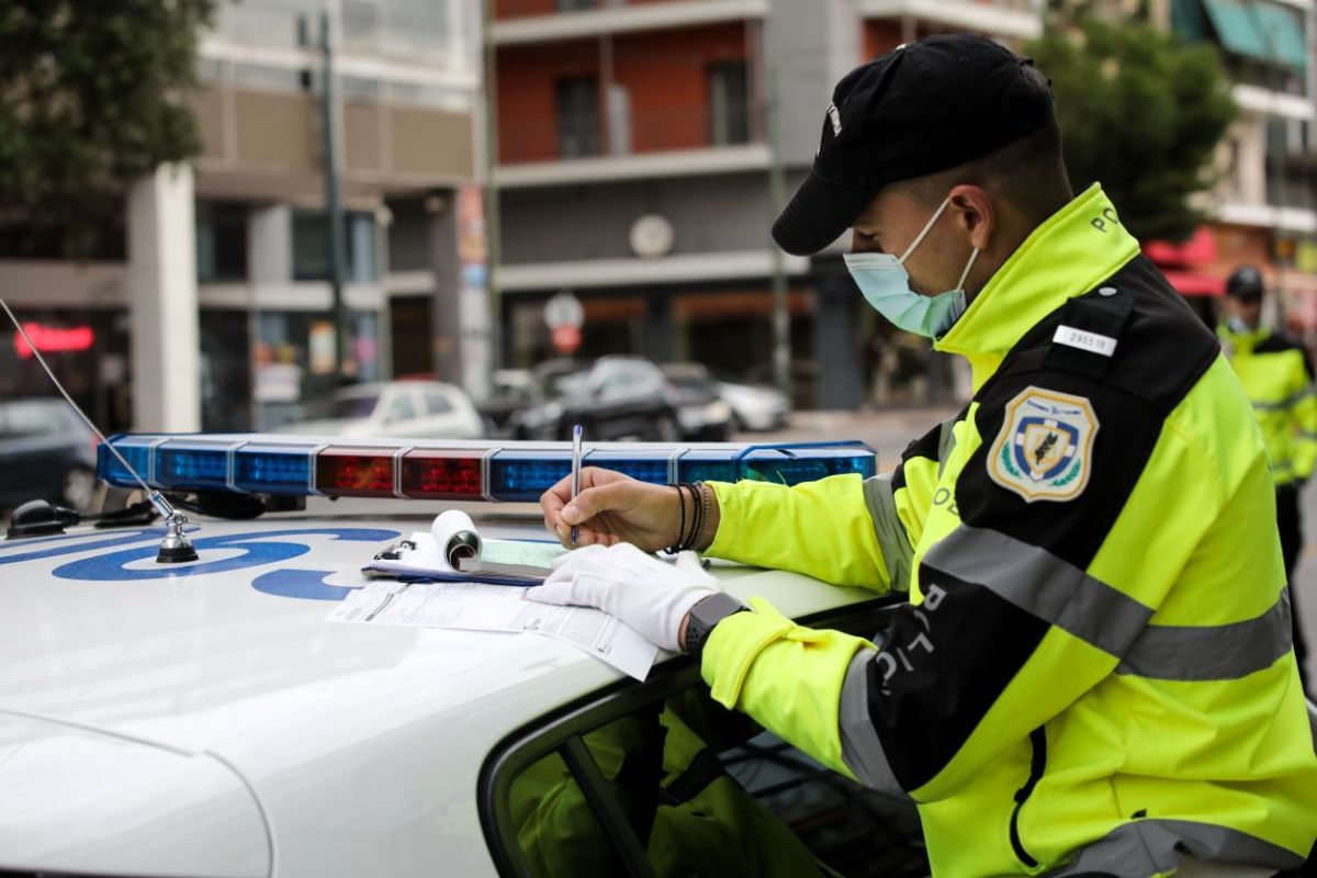 Τροχαίες παραβάσεις: Συλλήψεις για αυτοσχέδιες κόντρες και 166 πρόστιμα