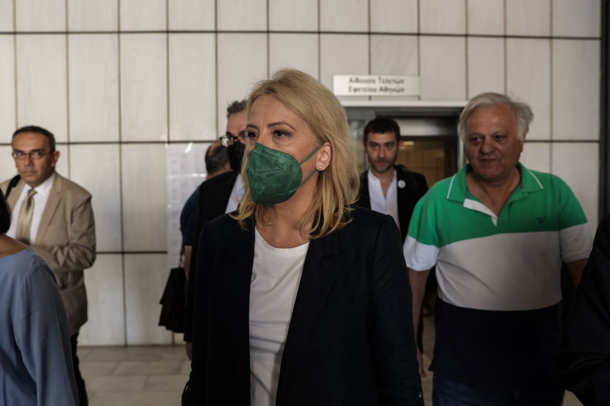 Δίκη για τις φονικές πλημμύρες στη Μάνδρα: Οι πρώτες δηλώσεις της Ρένας Δούρου μετά την απόφαση