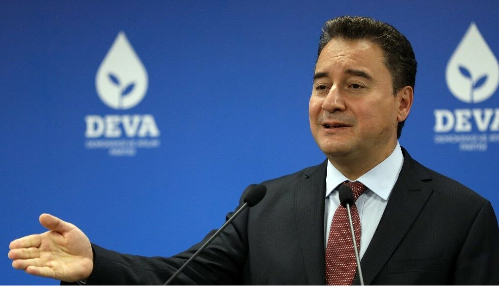 Μπαμπατζάν: Στο χείλος της χρεοκοπίας η οικονομία λέει ο πρώην Τσάρος της τουρκικής οικονομίας