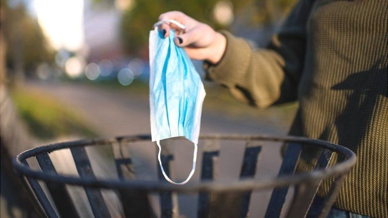 Masks finally off indoors from today in Greece – Where they will remain mandatory