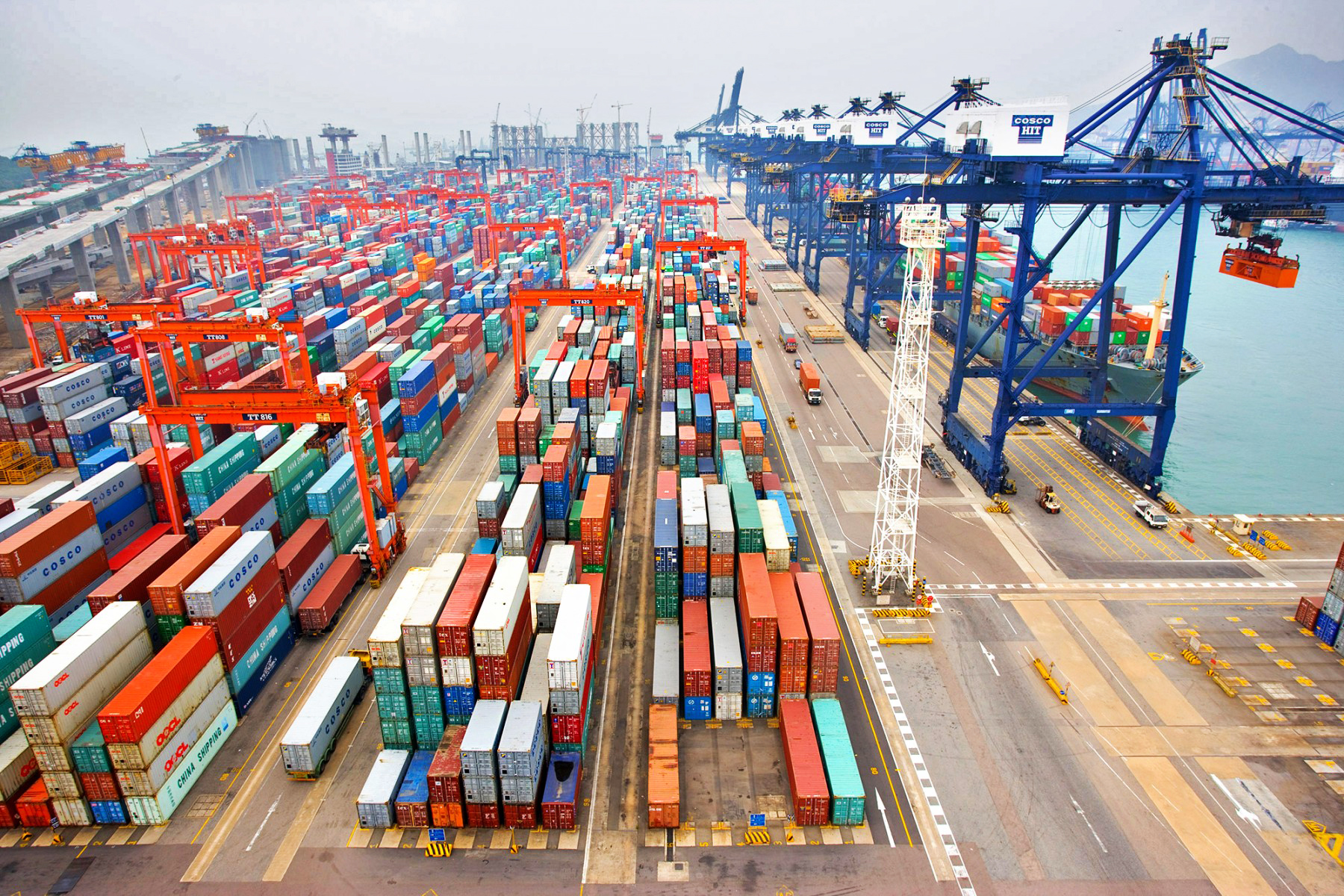 Cosco: Πτωτικά κατά 9,5% κινήθηκε η διακίνηση των εμπορευματοκιβωτίων στο λιμάνι του Πειραιά