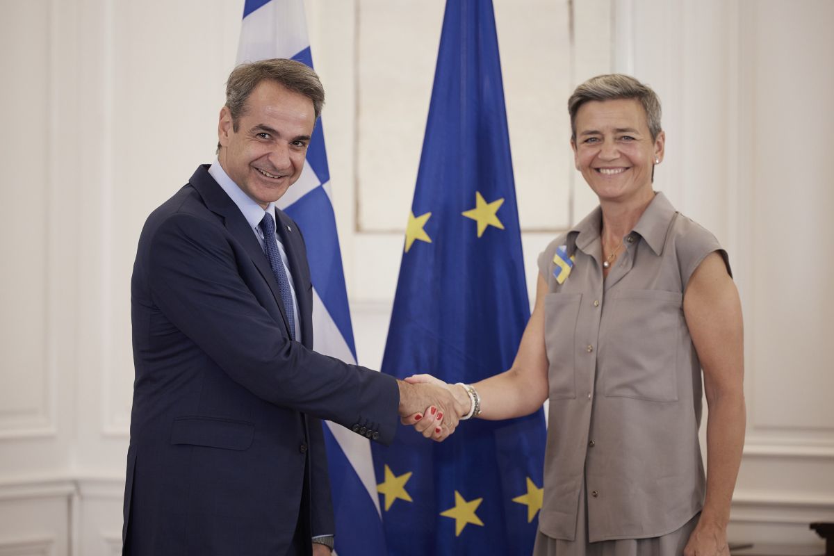 Greek Prime Minister Kyriakos Mitsotakis visiting EU Executive Vice-President Margrethe Vestager