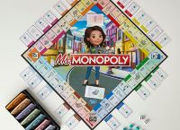 Λίζι Μέιγκι: Η εφευρέτρια της Monopoly – Το αγαπημένο παιχνίδι της βασίλισσας Ελισάβετ Λίζι Μέιγκι: Η εφευρέτρια της Monopoly – Το αγαπημένο παιχνίδι της βασίλισσας Ελισάβετ