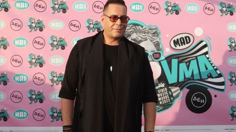 Βραβεία Mad: Ο DJ της χθεσινής βραδιάς έπαιζε χωρίς κονσόλα