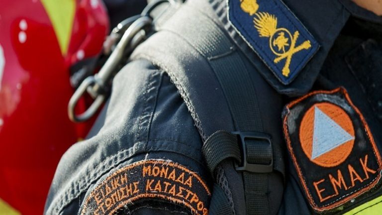 Αχαΐα: Επιχείρηση εντοπισμού βοσκού στο Καλέντζι – Έπεσε σε χαράδρα